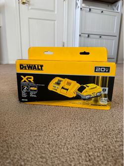 DEWALT 20v - Volt 1 Pack Battery and Charger (8 Ah Lithium-ion)