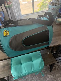 PET TRAVEL CARRIER