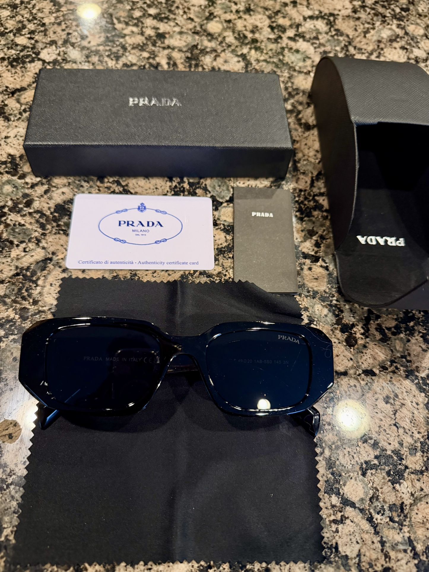 BLACK PRADA SUNGLASSES UNISEX BRAND NEW