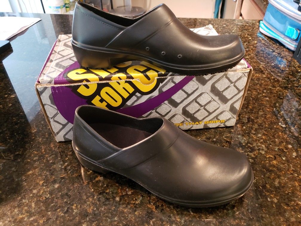 New Shoes for Crews Women Size 10 Slip-On Black EVA Nonslip Tread Work Shoes Clogs Restaurant Worker, Gardener, Office and Medical Worker