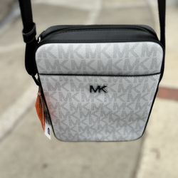 Micheal Kors Purse 