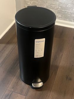 Trash can