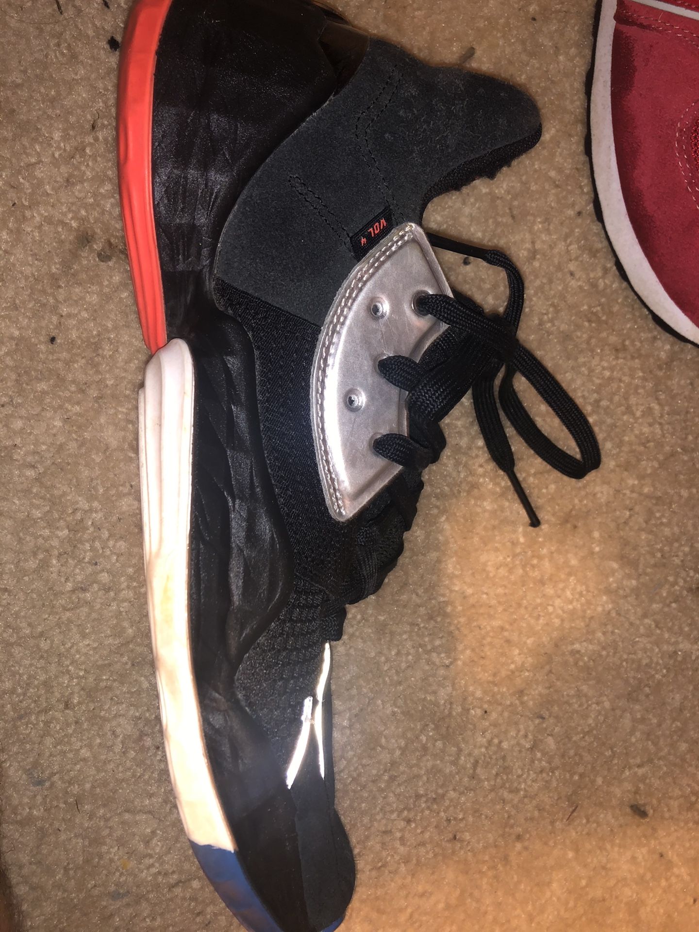 James harden basketball shoes size 10