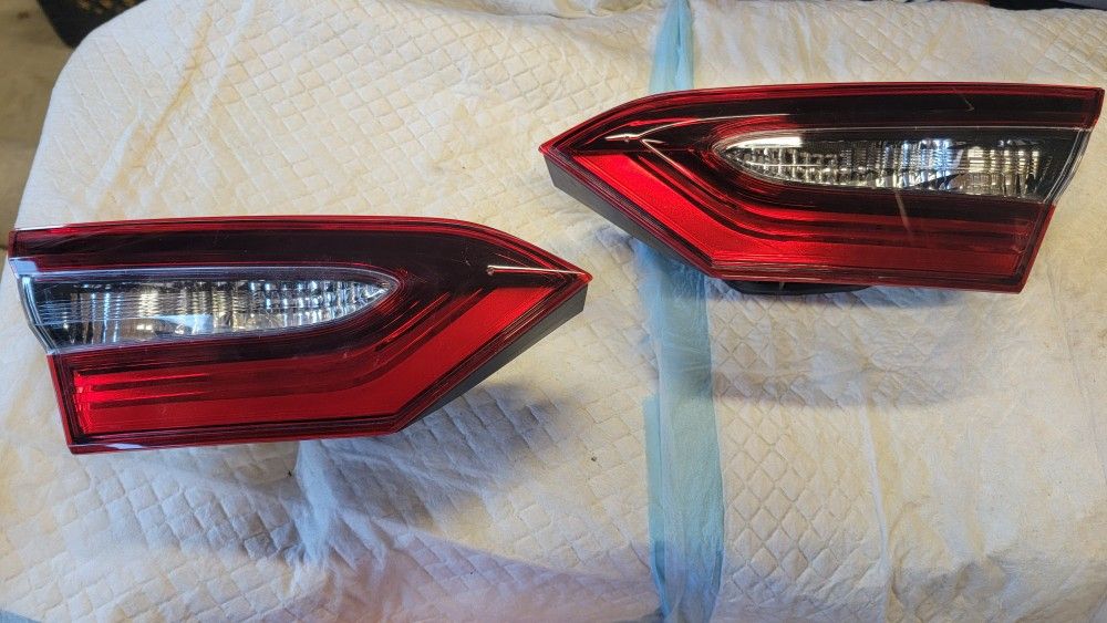 Toyota Camry Trunk Lights, Set Of Inner Lights
