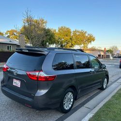 2015 Toyota Sienna