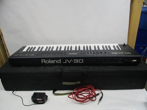 Roland JV-30 16 Part Multi Timbral Synthesizer with Carrying Case