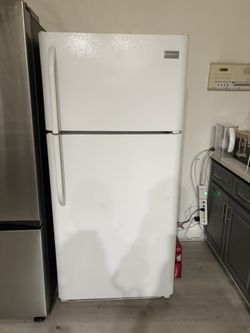 used Fridge normal 2.5 years