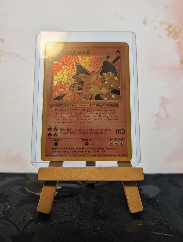 Pokémon Card Charizard - 1st Edition - Base Set 1999 Holo
