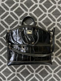 DOONEY & BOURKE BLACK LEATHER HANDBAG 