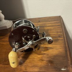 Vintage Penn 309 Level Wind