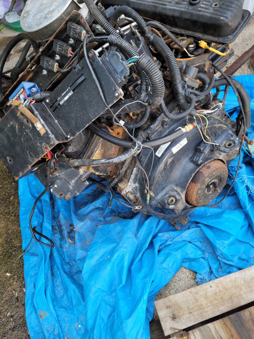 5.7 L MERCRUISER For Parts