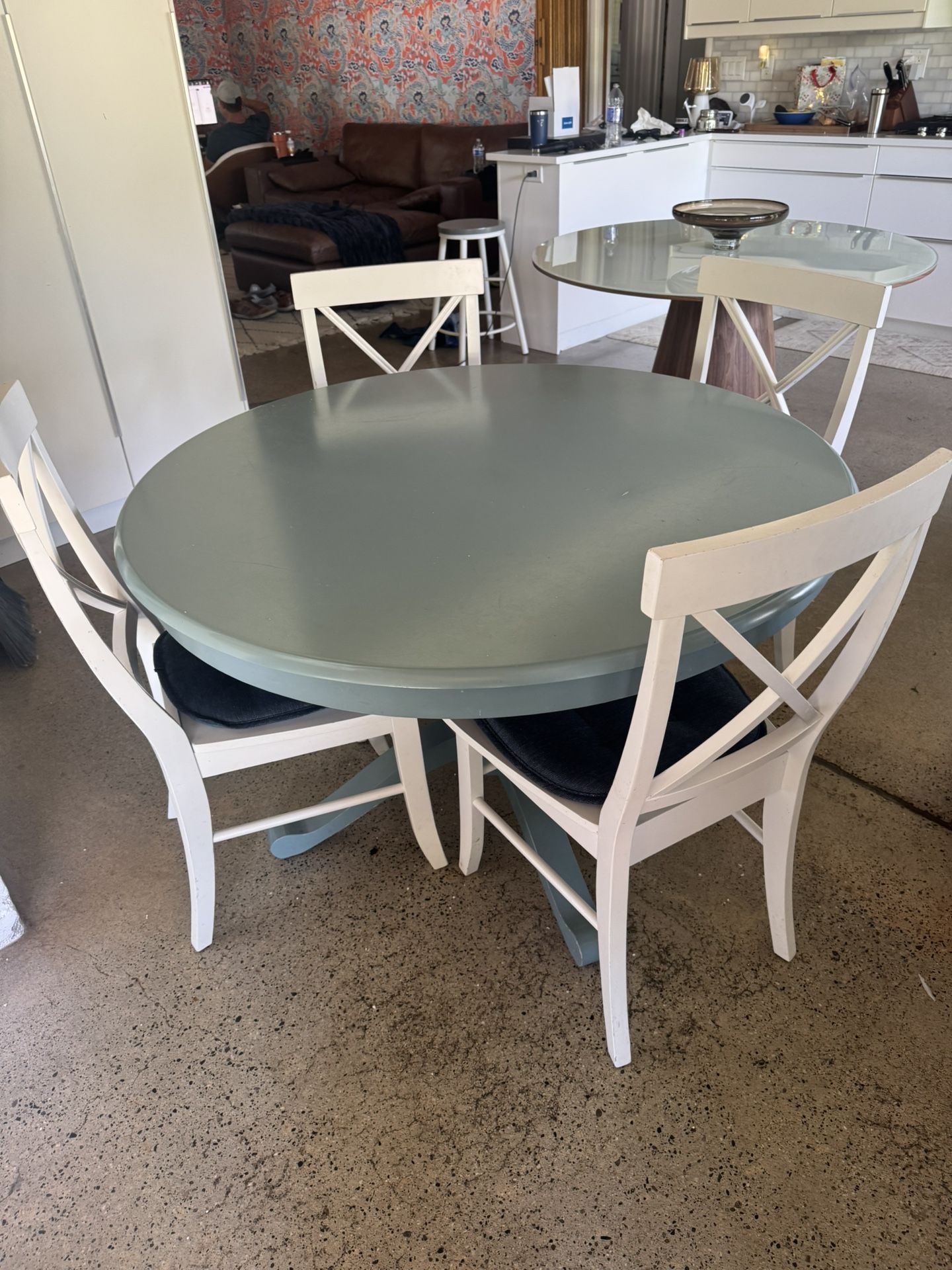 Dining Room Table and chairs 