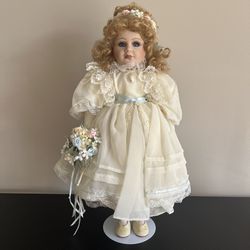Seymour Mann Connoisseur Porcelain Doll 17 Inch Vintage 1990s
