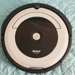 iRobot Roomba 690 Robot Vacuum-Wi-Fi Connectivity, Works with Alexa, Good for Pet Hair, Carpets, Hard Floors, Self-Charging