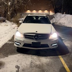 2013 Mercedes-Benz C300 | Clean Title | Sunroof | Drives Great