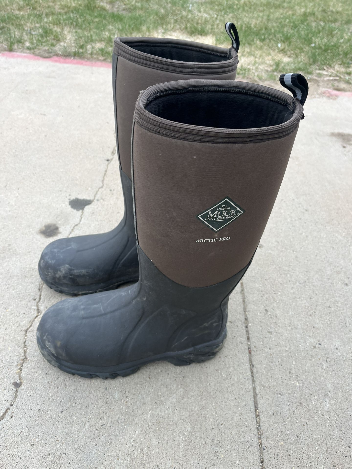 Muck boots brand new 10 1/2