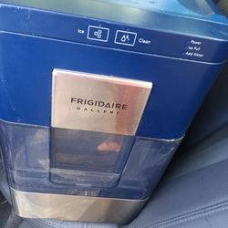 Frigidaire Ice Maker