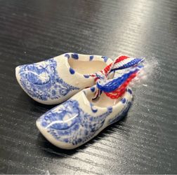 Holland authentic souvenir mini porcelain clogs