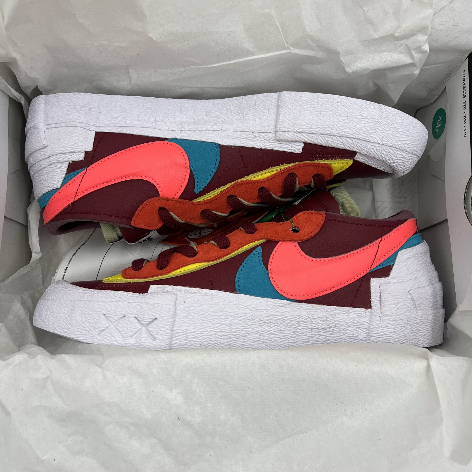 NIKE Blazer Low x SACAI KAWS Team Red DM7901-600 Men’s 8.5 Sneakers Rare