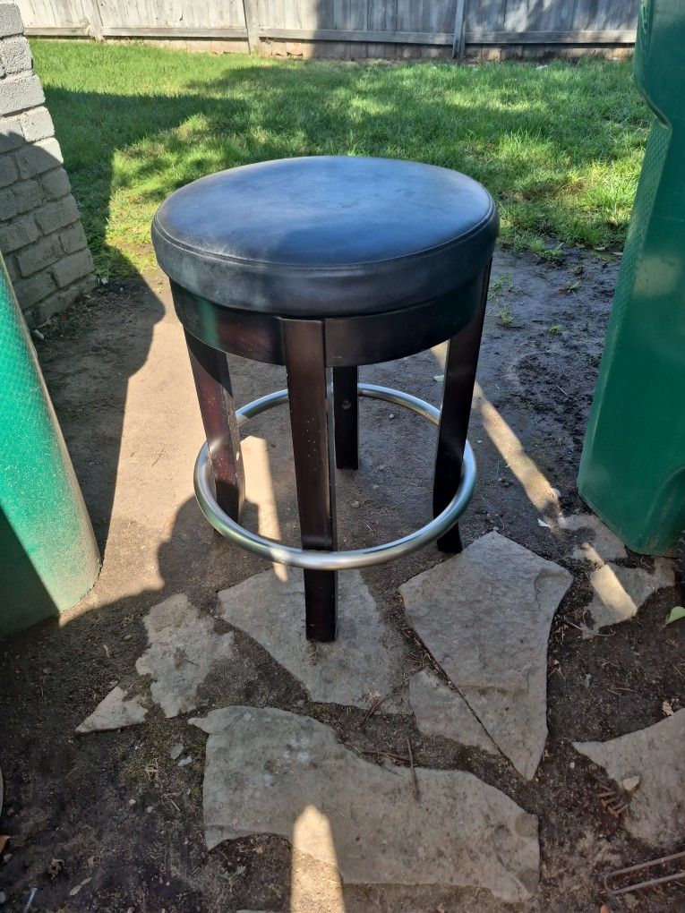 3 Bar Stools