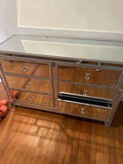 Mirrored dresser