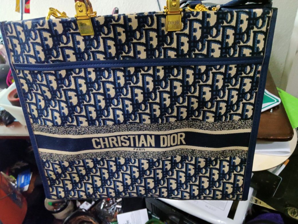 CHRISTIAN DIOR HAND BAG