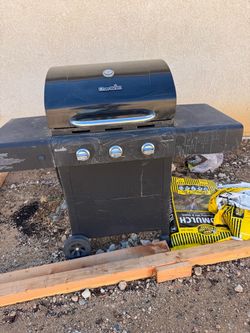 Char-Broil Advantage 3-Burner Gas Grill