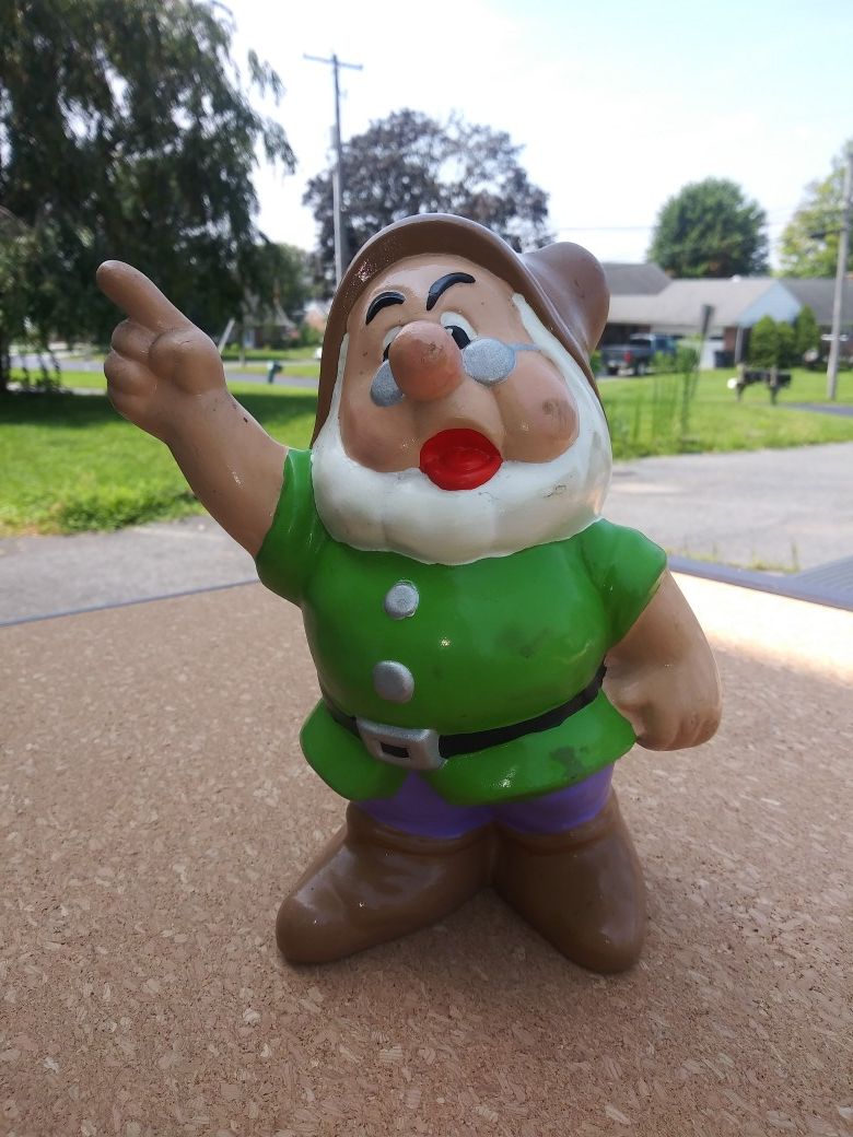 1 of the 7 Dwarfs / WALT DISNEY