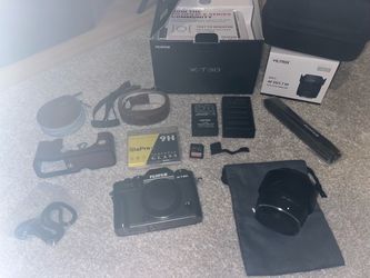 Fujifilm X-T30 26.1MP Mirrorless Camera Bundle (Charcoal Silver)