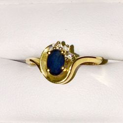 Ring Yellow Gold 14K with Sapphire and 3 Diamonds, Size 7