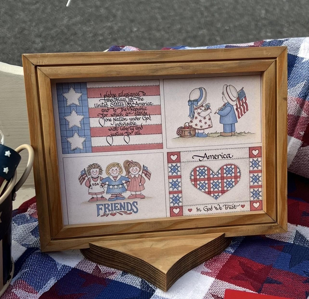 “Friends” Americana plaque with heart wood stand