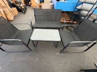 4 pc patio set📍$130