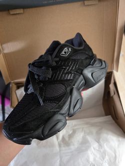 New Balance 9060 "Triple Black"