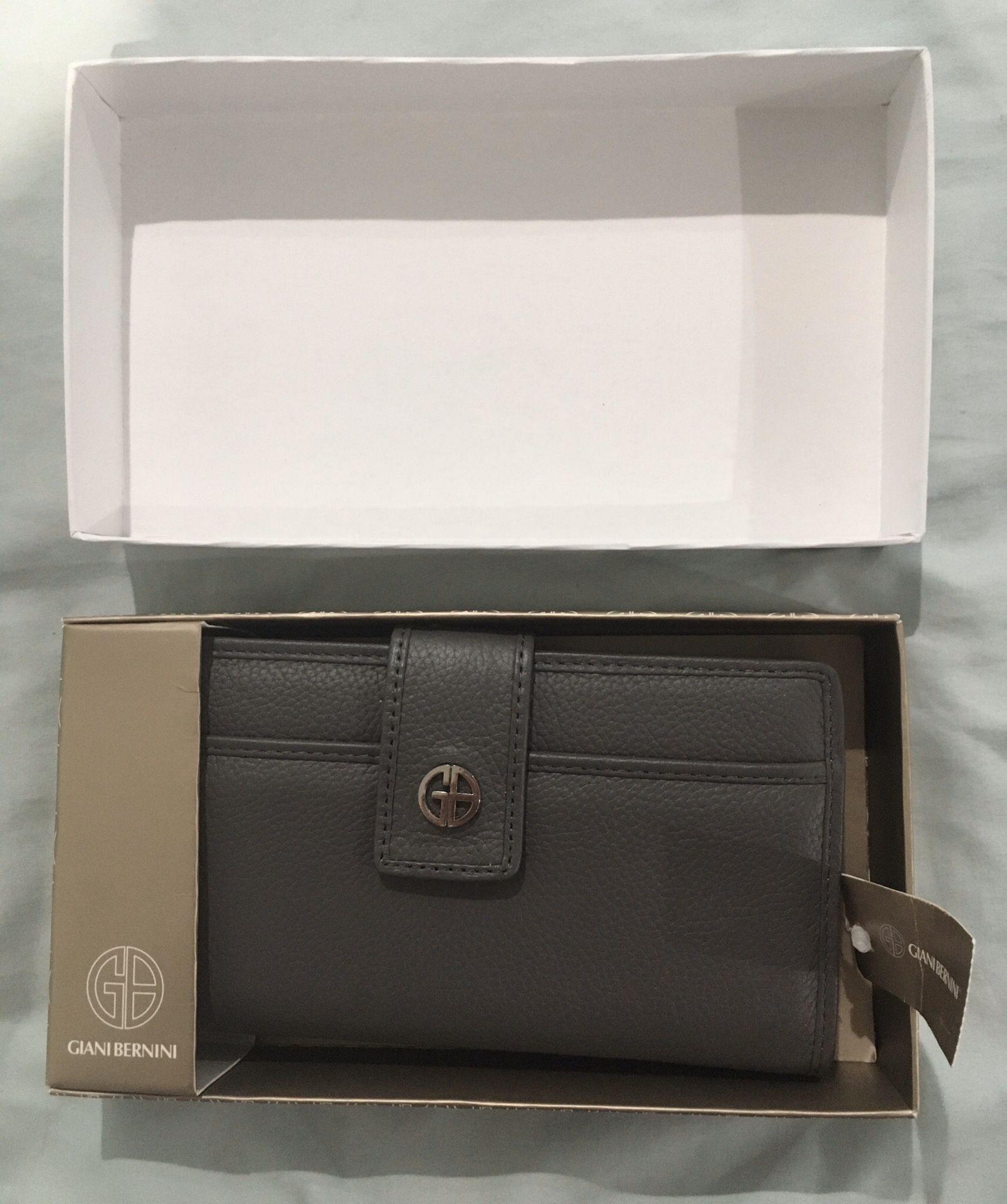 Giani Bernini Gray Leather Womens Wallet