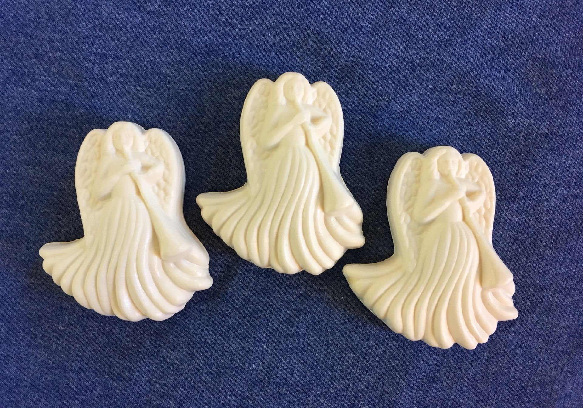 Avon Set of 3 Angel Decretive Soaps