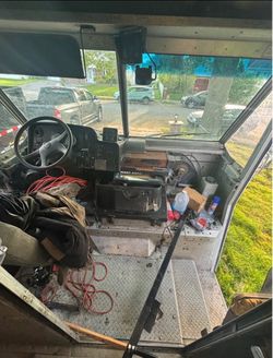 Step Van / Delivery Truck
