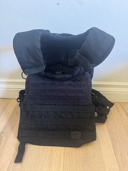 5.11 TacTec Weighted Vest + Rogue Plates – 20lbs