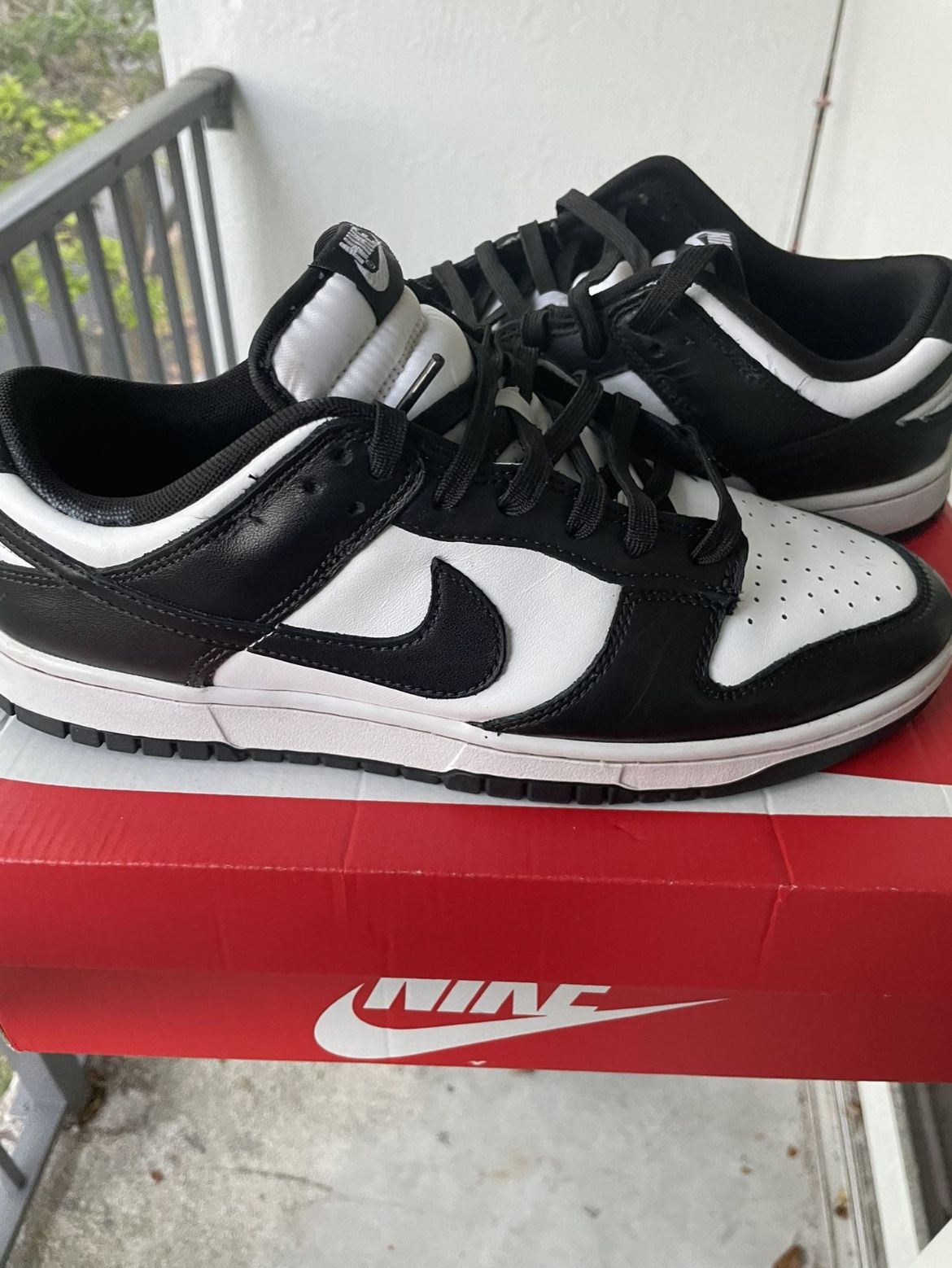 Nike Panda Dunks 