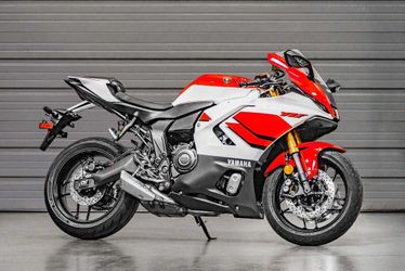 2026 Yamaha Yzf-R7 70Th Anniversary Edition