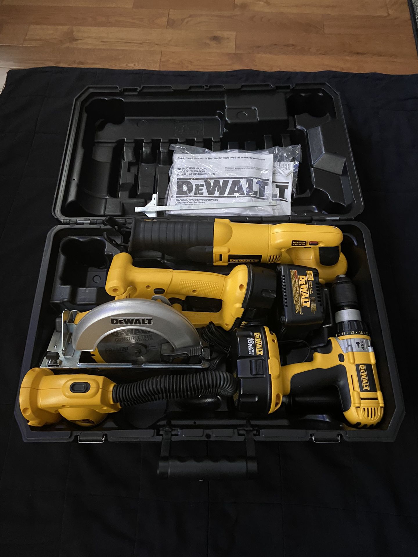 Dewalt xrp 18v 4 tool set with hard case. drill/driver/hammer drill (like new)