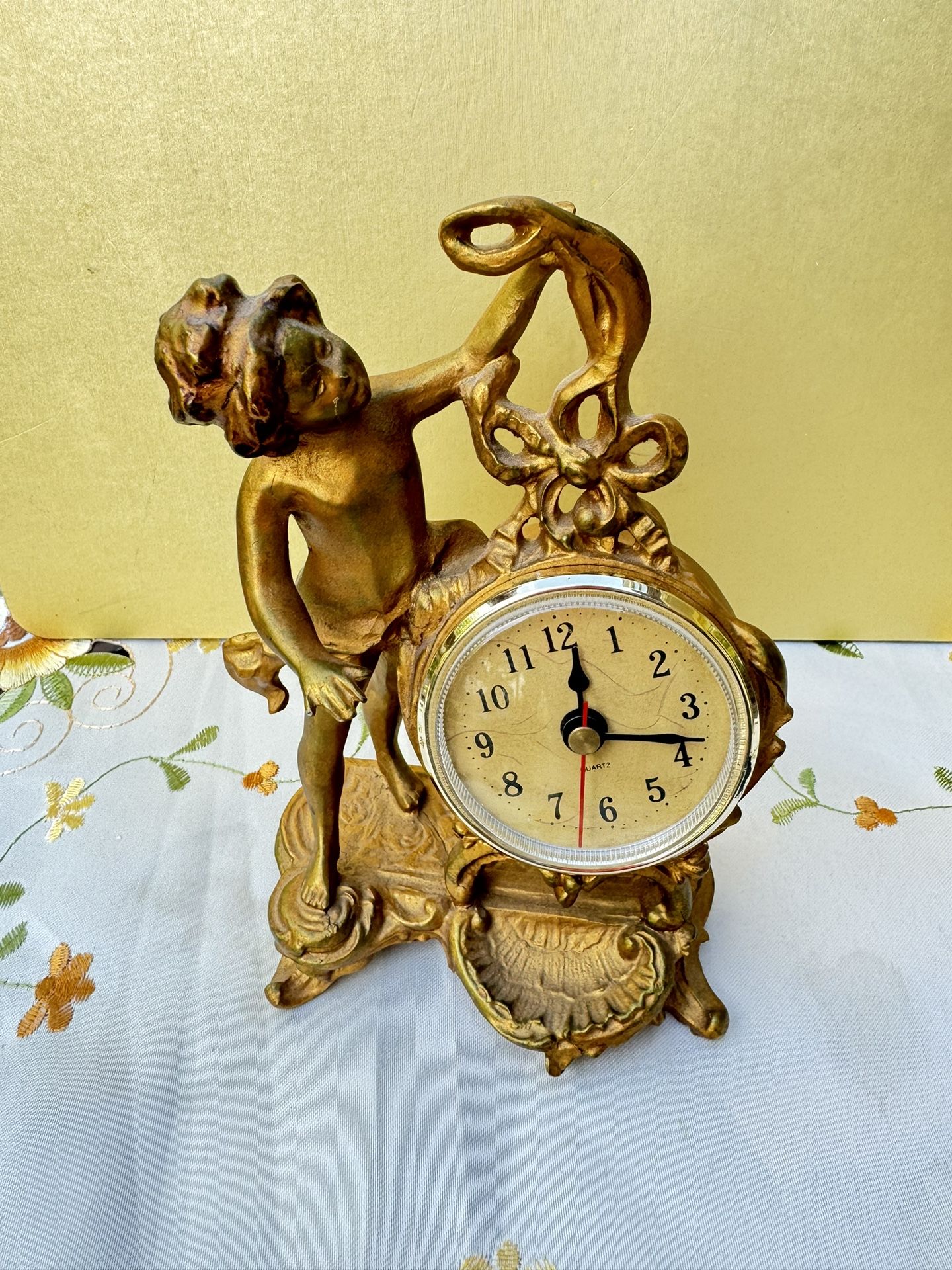 Vintage New Haven Cherub Clock Rare Retro Collectible  Clock Quartz Figure Desk Clock