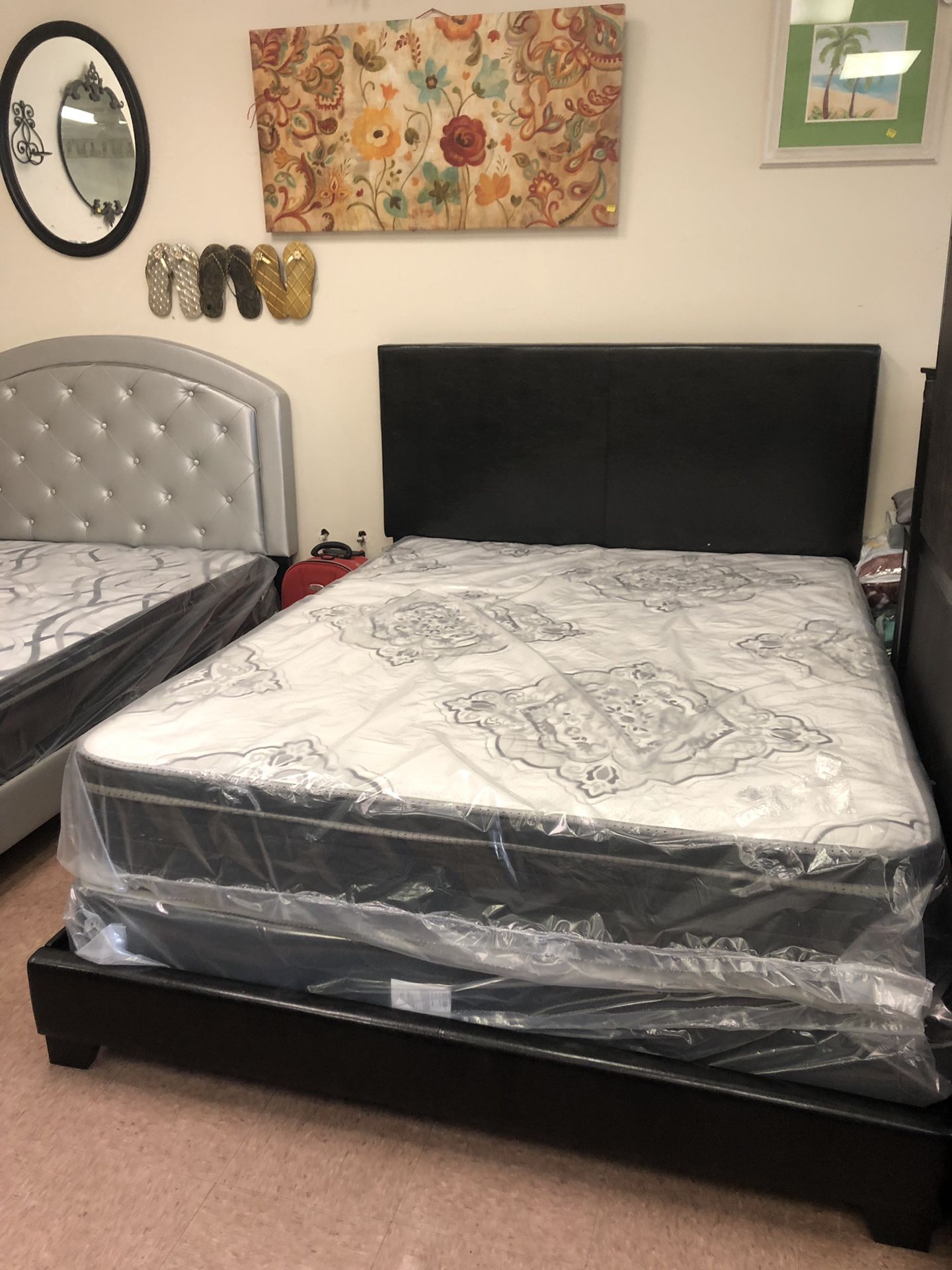 New queen bed