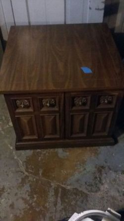 Very nice solid table/cabinet!!!