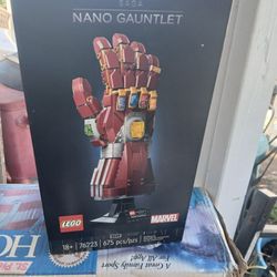New In Box Lego Infinity Nano Suga GauntLet Marvel Lego New
