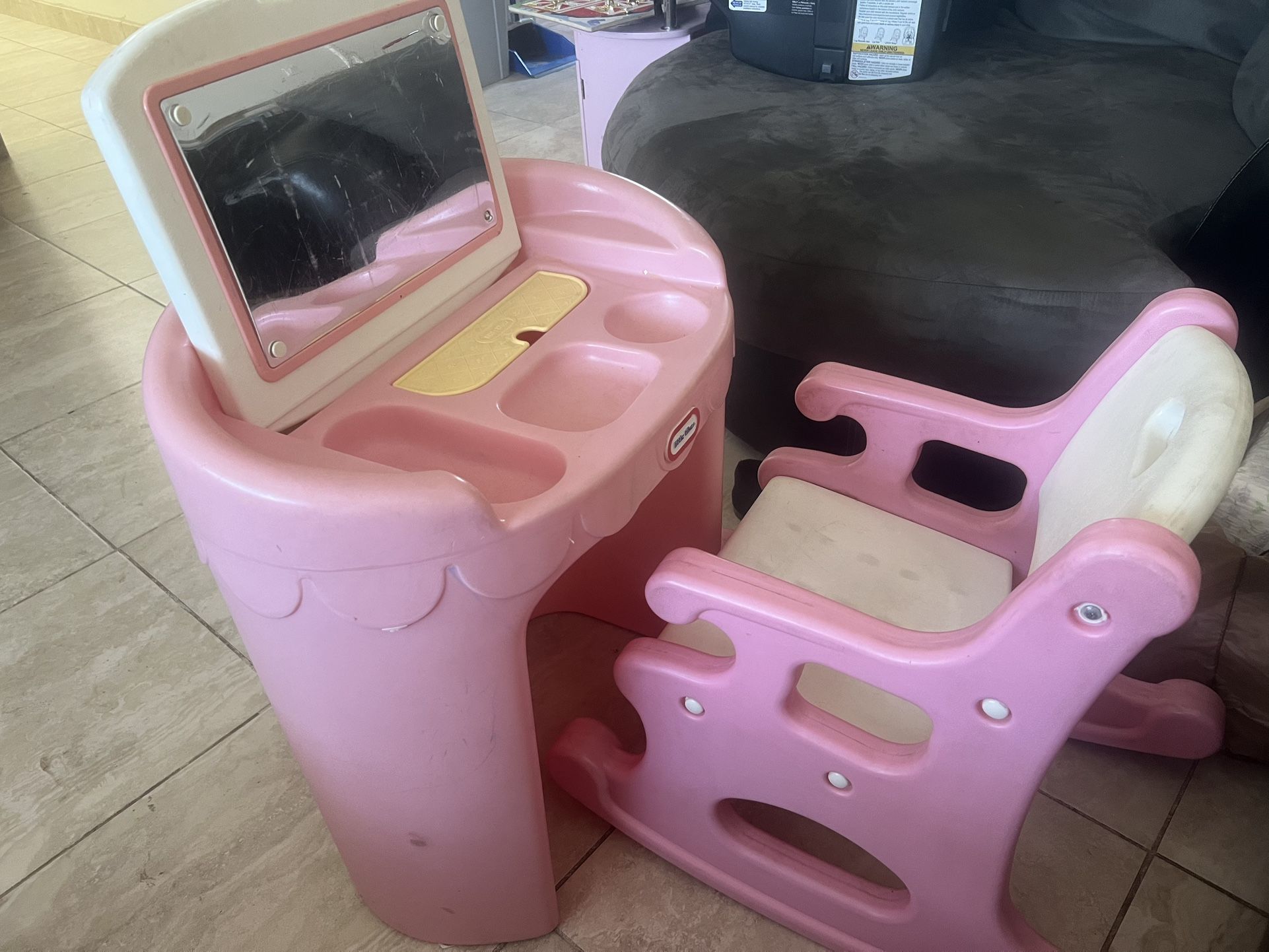 Little tikes vintage play vanity/ desk