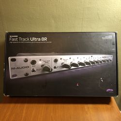 Fast Track Ultra 8R Preamp ( Like New ✨👌) M-Audio