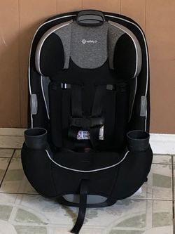 LIKE NEW SAFETY 1ST CONVERTIBLE CAR SEAT!!!!