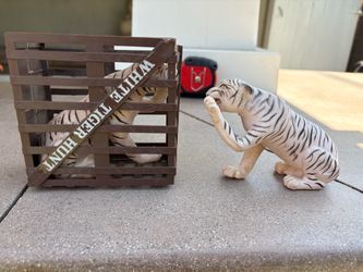 Vintage G.I. Joe Adventure Team "White Tiger Hunt" Cage and Two Tigers