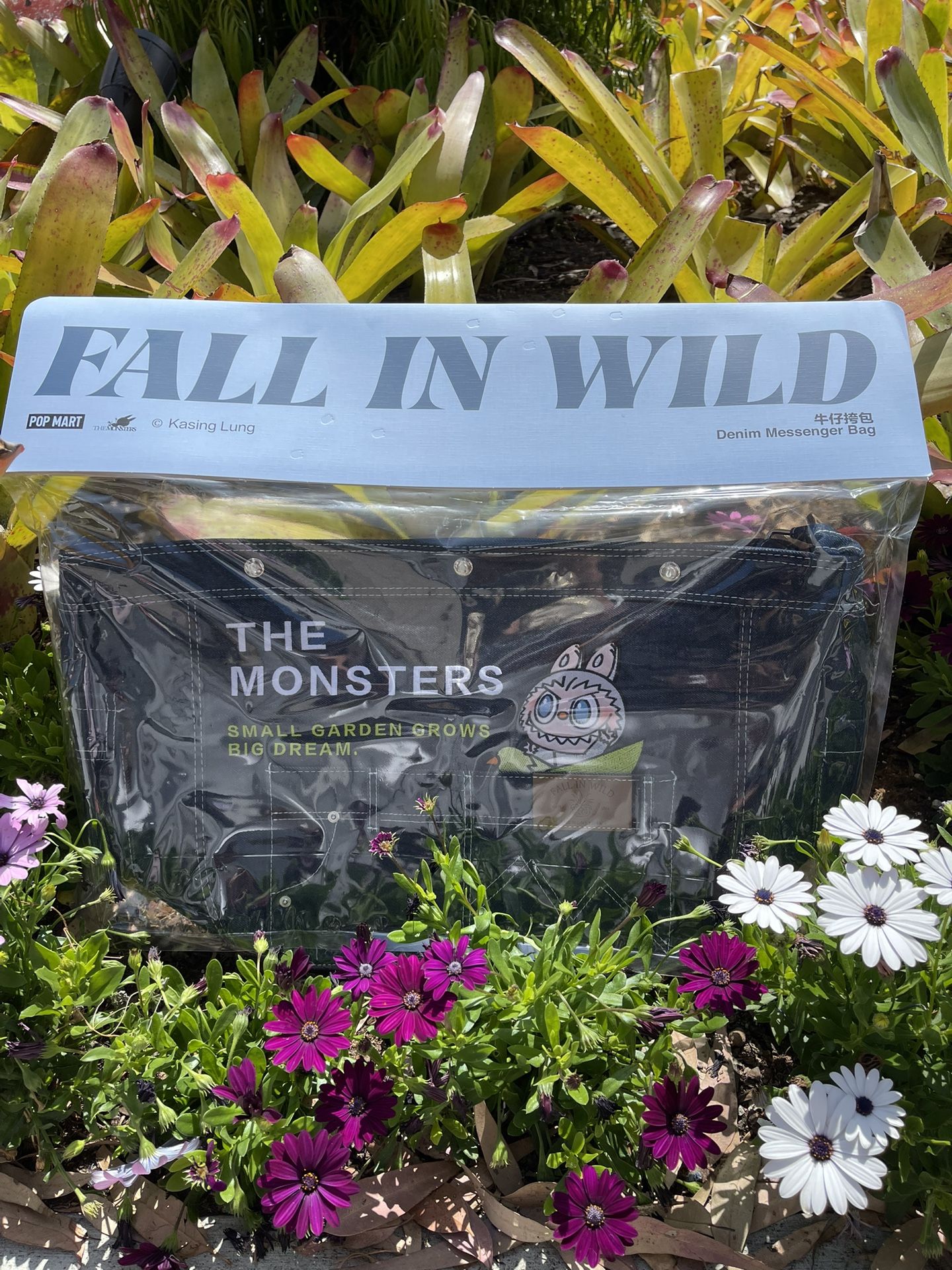 ✨Fall in Wild Denim Messenger Bag✨