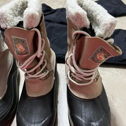 Women’s snow boots